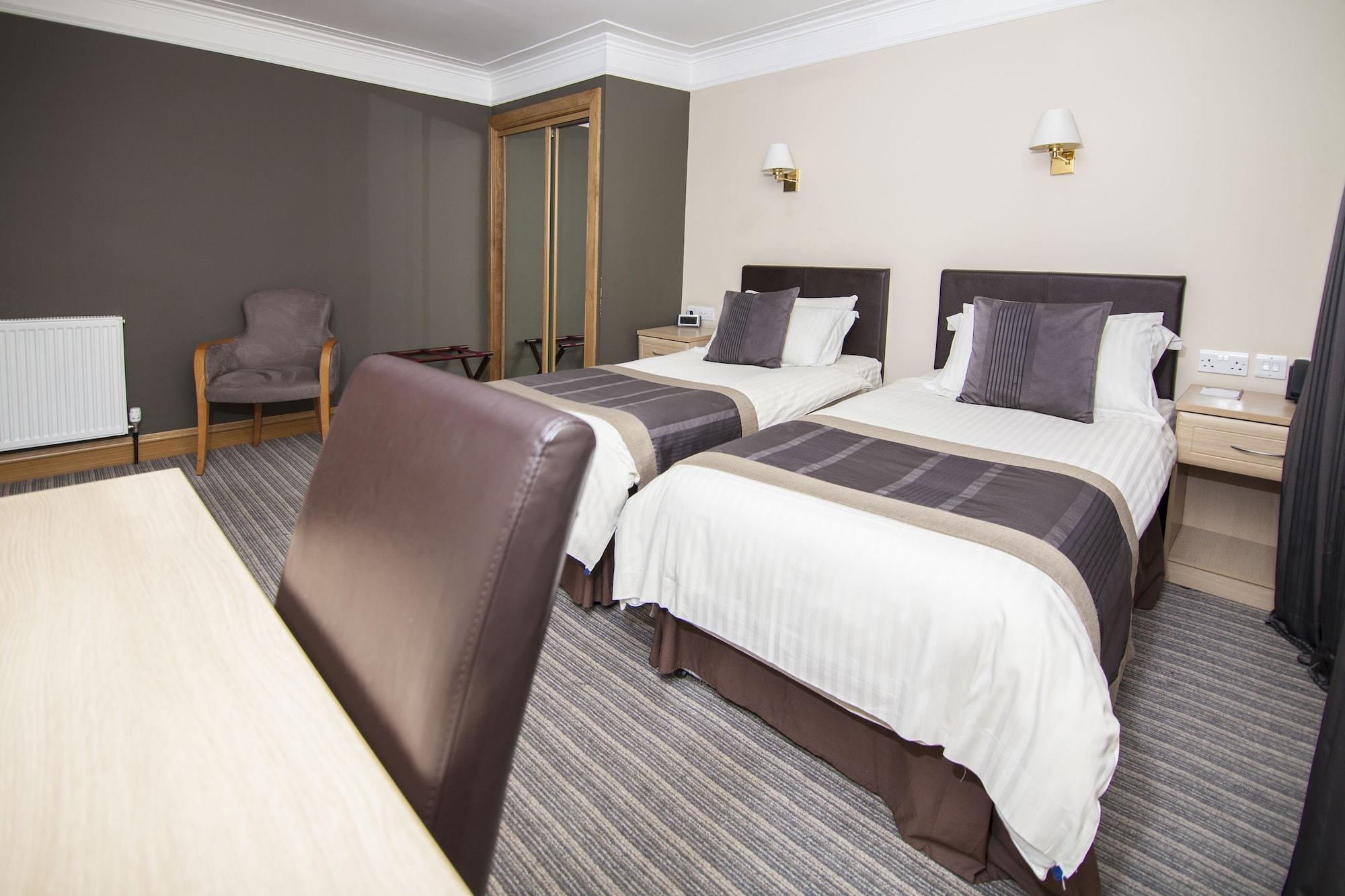 בנצ'ורי Burnett Arms Hotel מראה חיצוני תמונה