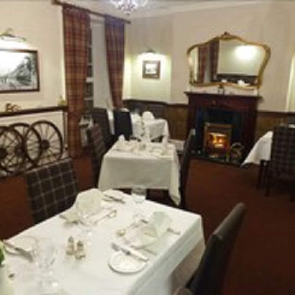 בנצ'ורי Burnett Arms Hotel מראה חיצוני תמונה