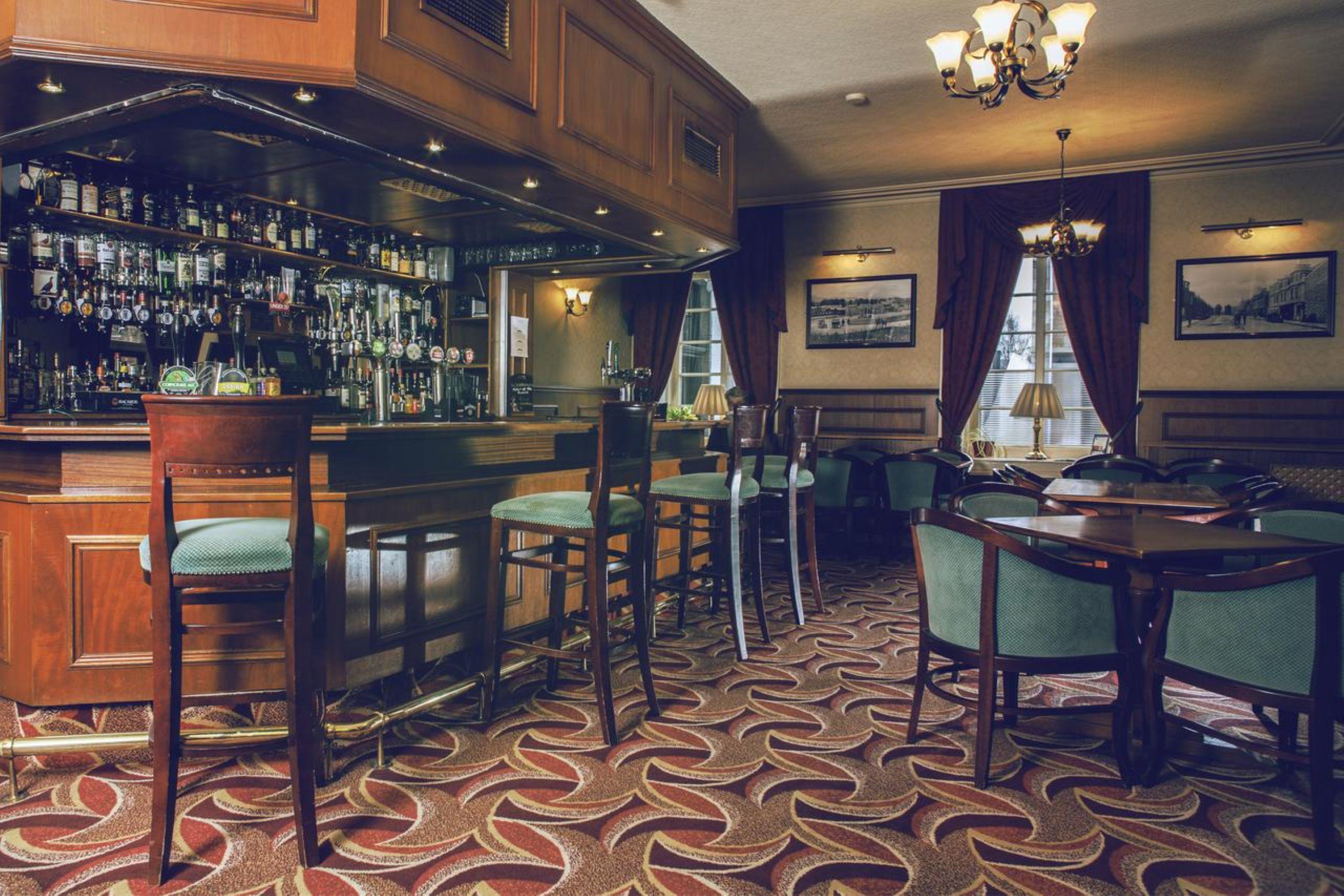 בנצ'ורי Burnett Arms Hotel מראה חיצוני תמונה