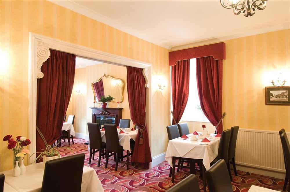 בנצ'ורי Burnett Arms Hotel מסעדה תמונה