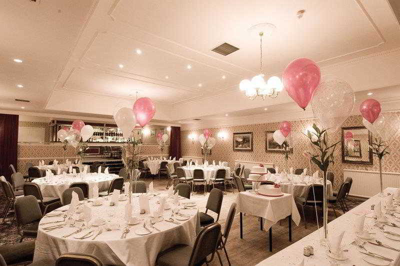 בנצ'ורי Burnett Arms Hotel מראה חיצוני תמונה